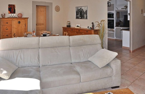Vedene House | Family-Friendly 3 Bedroom Retreat in Vedène with Pool