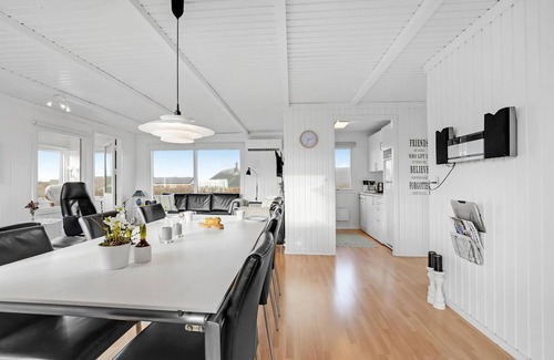 Vinderup House | Spacious 4-Bedroom Retreat with Lake View in Vinderup