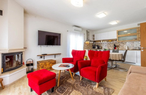 Vrlika House | Enjoy a Memorable Country Retreat in a Cozy Cottage