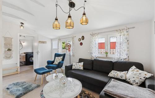 Winsen House | Amazing Home In Winsen, Aller With Wifi