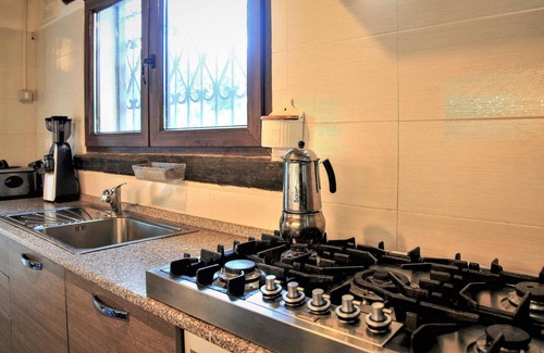 Chiaramonte Gulfi House | Spacious 4-Bedroom Retreat in Chiaramonte Gulfi