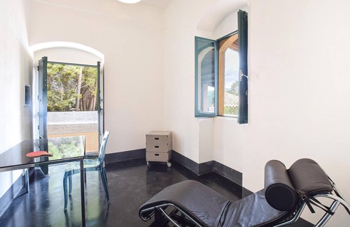 Chiaramonte Gulfi House | Spacious 5-Bedroom Accommodation in Chiaramonte Gulfi