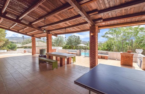 Chiaramonte Gulfi House | Spacious 5-Bedroom Accommodation in Chiaramonte Gulfi