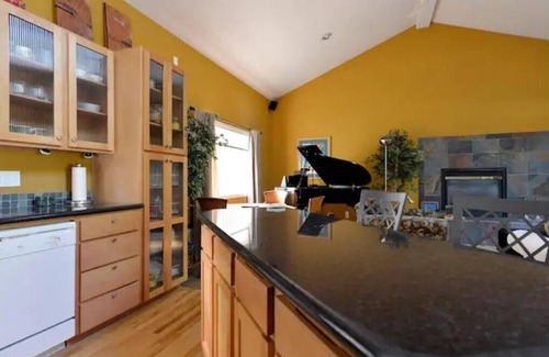 Norkirk House | Cozy Retreat with Spa, Breakfast & Perfect 10/10 Rating