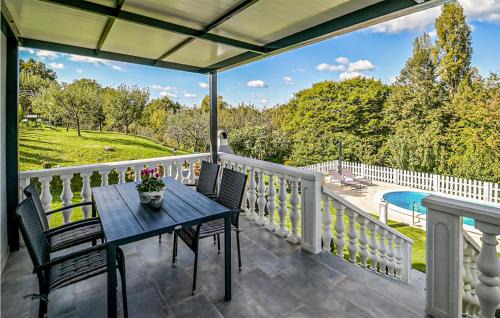 Ivanec House | Cozy Home in Radovan with Pool and Family Amenities