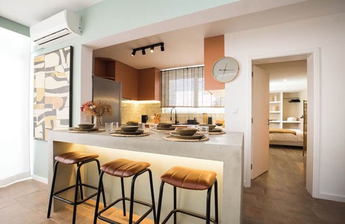 Costa de Caparica Villa | Cozy Beachside Retreat with Pool and Pet-Friendly Options
