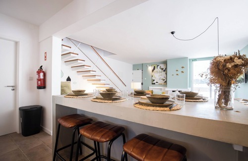 Costa de Caparica Villa | Cozy Beachside Retreat with Pool and Pet-Friendly Options