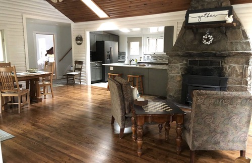 Bailey House | Riverside Retreat: Hot Tub, Pool & Spa - Guest Rated 10/10