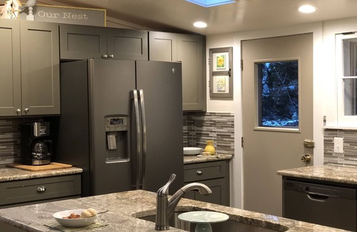 Bailey House | Riverside Retreat: Hot Tub, Pool & Spa - Guest Rated 10/10