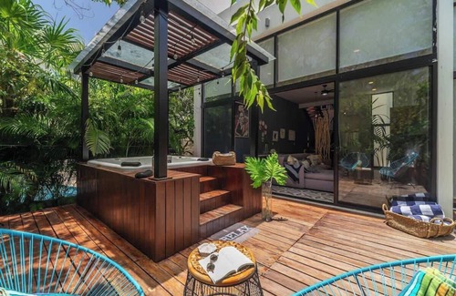 Villa Juarez House | Amazing house with private jacuzzi and pool for 8!