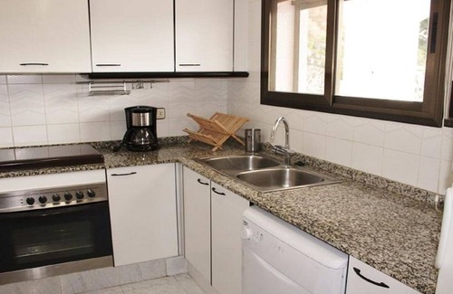 Roda de Bara Villa | Cozy Private House with Garden, Wifi & Steps to the Beach