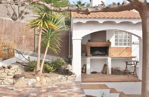 Roda de Bara Villa | Cozy Private House with Garden, Wifi & Steps to the Beach