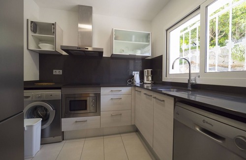 Roses Town Center Ski Chalet | Seaside Haven: Casa Tordera with Private Pool & Views