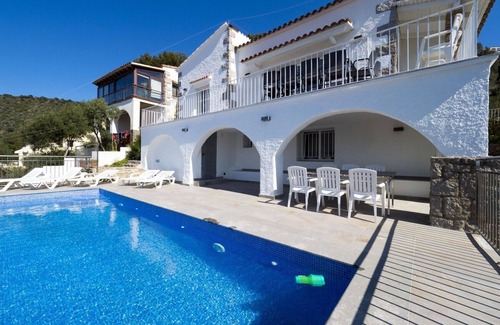 Roses Town Center Ski Chalet | Seaside Haven: Casa Tordera with Private Pool & Views