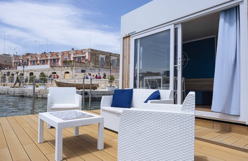 Bisceglie Boat Rental | Top-Rated Houseboat Experience in Apulia with Breakfast
