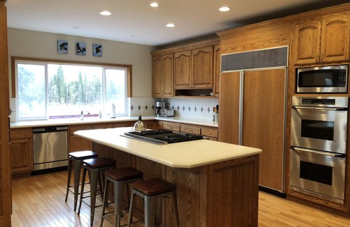 Soldotna House | Idyllic Kenai Riverfront Retreat with Scenic Views & Pool