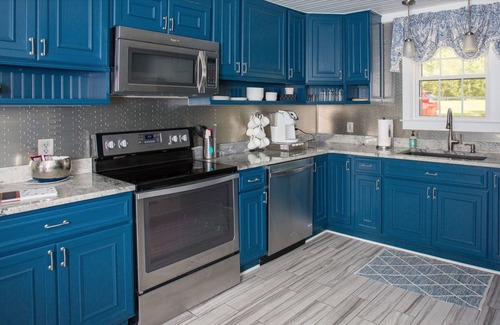 Columbia House | Tranquil Columbia Lake House with Dock, Outdoor Kitchen & WiFi