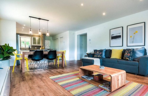 Mont-Tremblant Condo | Scenic Lake & Mountain View: Family-Friendly Retreat Near Tremblant