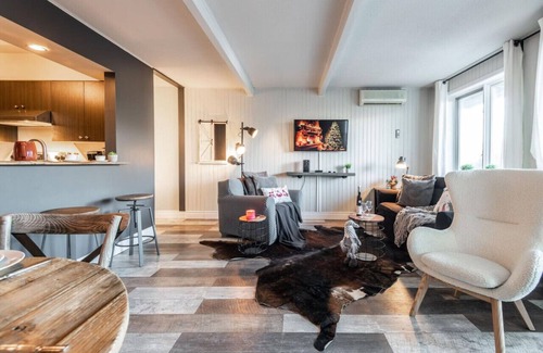 Mont-Tremblant Condo | Scenic Lake & Mountain Views, 5 Min to Tremblant Escape