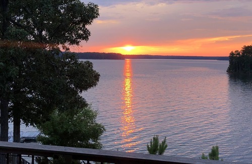 Modoc House | Beautiful Lake View & Sunsets - Ideal for Masters 2024