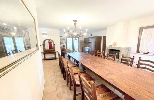 Montefiascone Villa | Beautiful Lake View Villa with Pool & Jacuzzi for Families