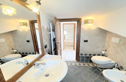 Montefiascone Villa | Beautiful Lake View Villa with Pool & Jacuzzi for Families