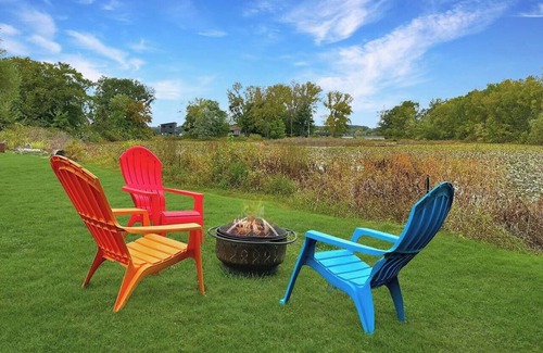 La Porte House | Amazing lake views at the La Porte Lily Pad