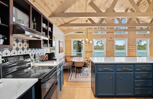 Gober House | Amazing Lakefront Fun, Game Night, Views on Deck
