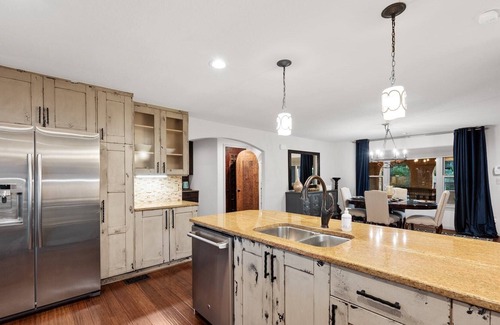 Apache Shores House | Amazing Lakefront home with breathtaking views of Lake Austin and Lake Travis