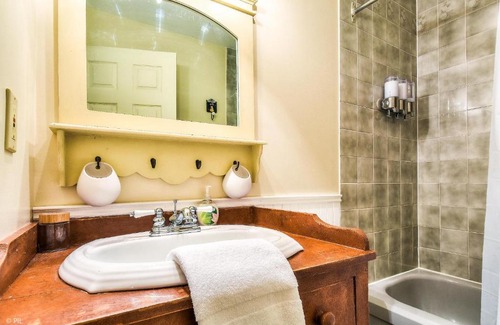 Mont-Tremblant House | Scenic Lakemountain View Hotel - 4-Star, Family & Pet Friendly
