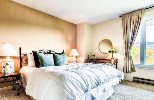 Mont-Tremblant House | Scenic Lakemountain View Hotel - 4-Star, Family & Pet Friendly