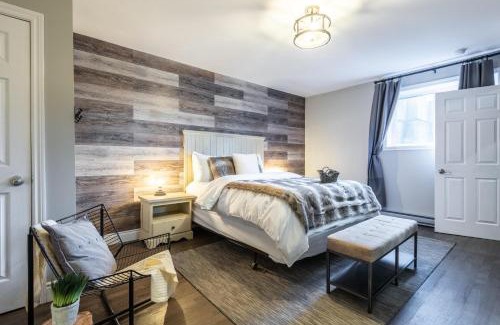Mont-Tremblant House | Scenic Lakemountain Retreat Near Tremblant - 4-Star Stay