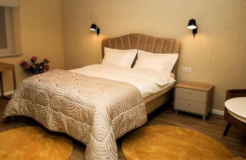Piatra Neamt Apartment | Cozy Haven Like Home - Child-Friendly Retreat Rated 9.7