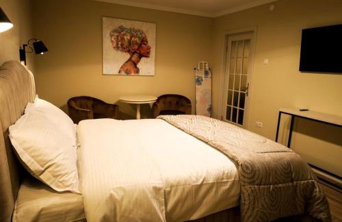 Piatra Neamt Apartment | Cozy Haven Like Home - Child-Friendly Retreat Rated 9.7