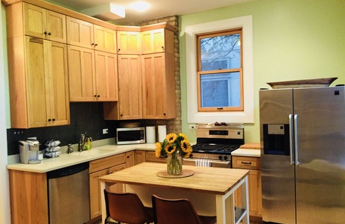 Sheffield Neighbors House | Unforgettable Lincoln Park Rowhouse for Groups and Events