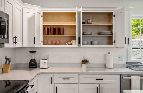 Worcester House | Pet-Friendly Townhouse with Garage Parking & Central Air