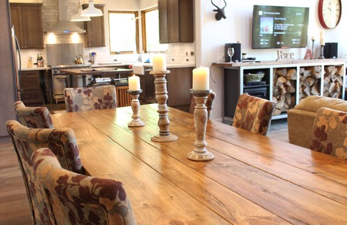 Graeagle House | Prime Location with Spectacular Views in the Heart of Town