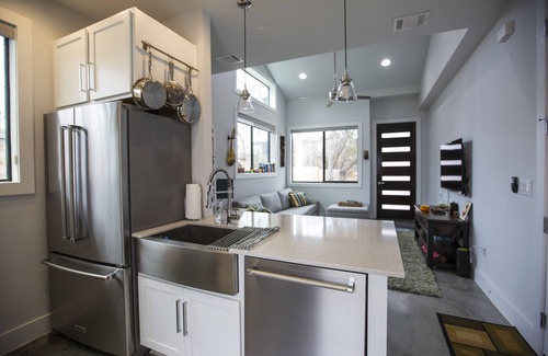 Blackshear-Prospect Hill House | Prime Location! Modern 2BR House in Downtown E. Austin