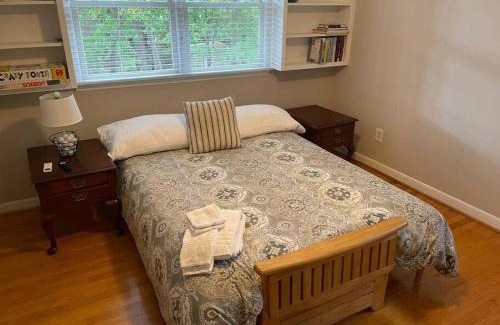North Hills House | Amazing Location - Walk Across To North Hills
