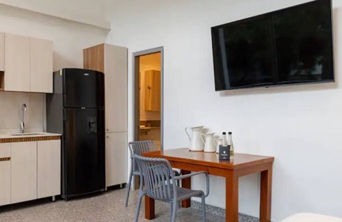 Patio Bonito Apartment | Trendy Loft with Wi-Fi, A/C & Child-Friendly Amenities