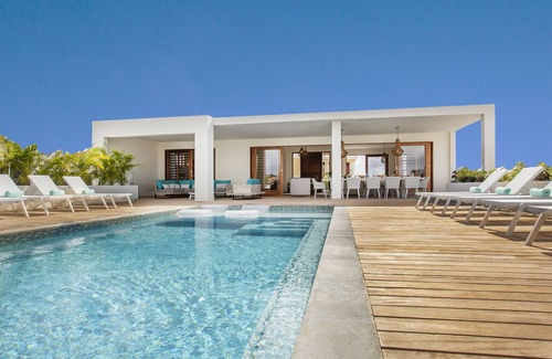 Jan Thiel Villa | Elegant Villa with Ocean View Near Jan Thiel Beach