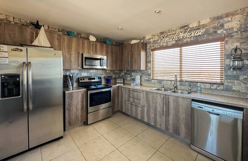 Las Conchas Condo | Oceanfront Condo with Pool & Spa - Rated 8.4/10