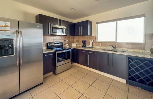Las Conchas Condo | Oceanfront Condo with Pool & Spa - Rated 8.4/10