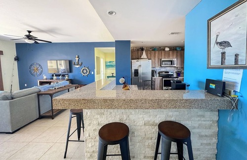 Las Conchas Condo | Oceanfront Condo with Pool & Spa - Rated 8.4/10