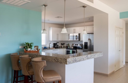Las Conchas Condo | Oceanfront Condo with Pool & Spa - Rated 8.4/10