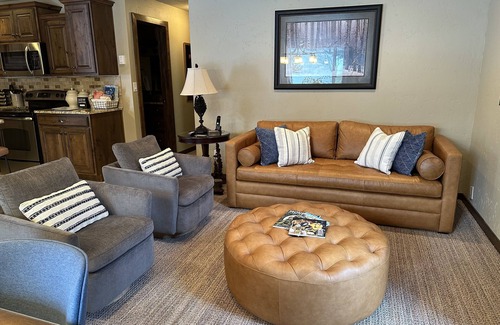 South Snyderville Basin Condo | Guest Rated 10/10: Private Condo with Pool & Spa Amenities
