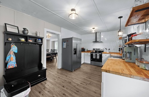 Town of Milo House | Discover Mills: Pet-Friendly Stay in Finger Lakes