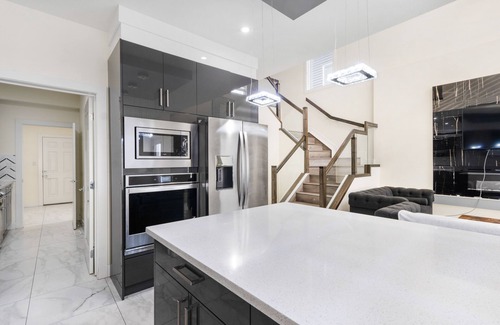 Southeast Edmonton House | Modern Home with Spa and Hot Tub in Southeast Edmonton