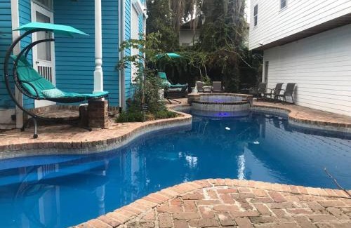 Faubourg Marigny Bed & Breakfast | Modern 5 BR Retreat Near French Quarter & Bourbon Street