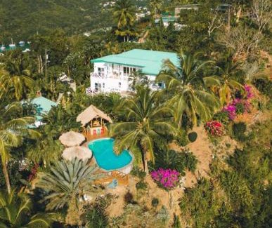 Marigot Bay House | Inviting Mountain Top Retreat with Pool and Pet-Friendly Perks